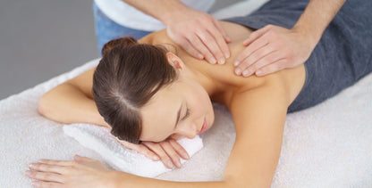 Massage Corporel de Relaxation Profonde – Un Mélange Parfait de Techniques Orientales et Occidentales